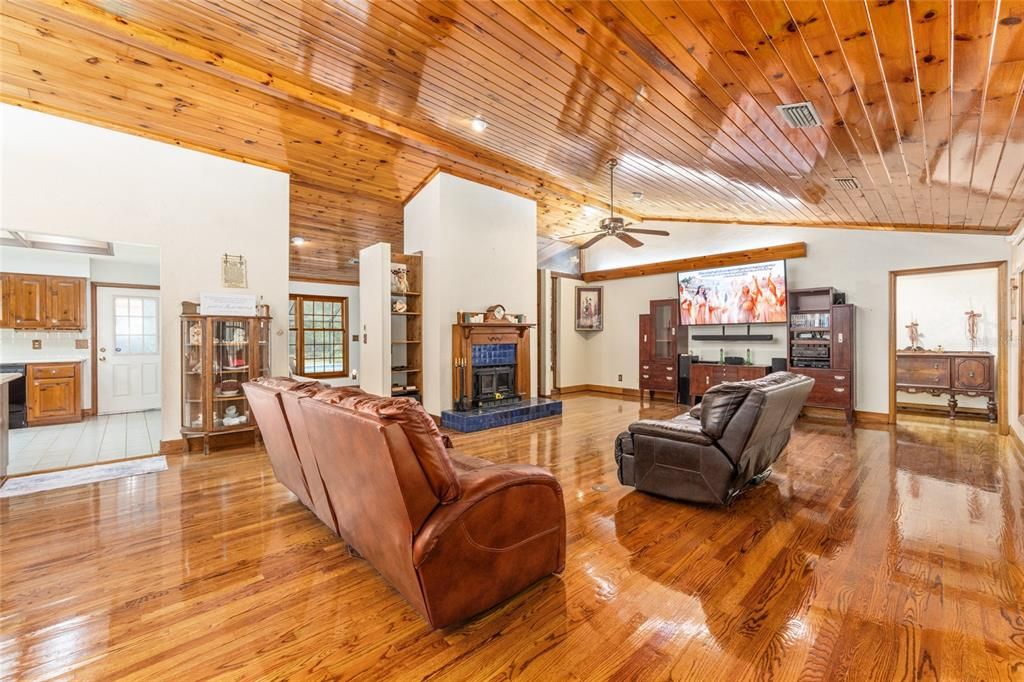 Active With Contract: $699,000 (4 beds, 3 baths, 3559 Square Feet)