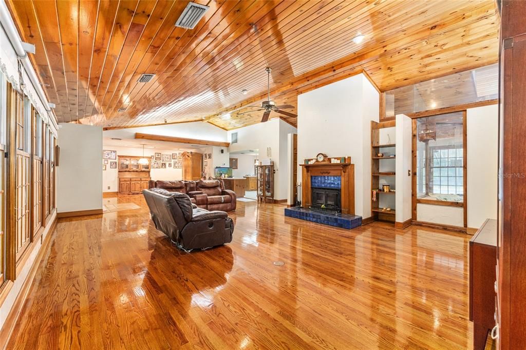 Active With Contract: $699,000 (4 beds, 3 baths, 3559 Square Feet)