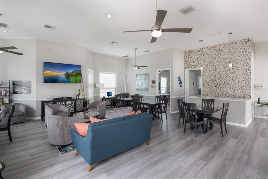 待售: $447,500 (4 贝兹, 2 浴室, 2207 平方英尺)