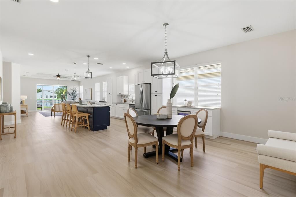 待售: $447,500 (4 贝兹, 2 浴室, 2207 平方英尺)