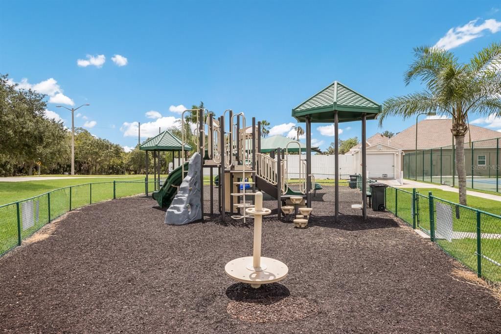 待售: $447,500 (4 贝兹, 2 浴室, 2207 平方英尺)