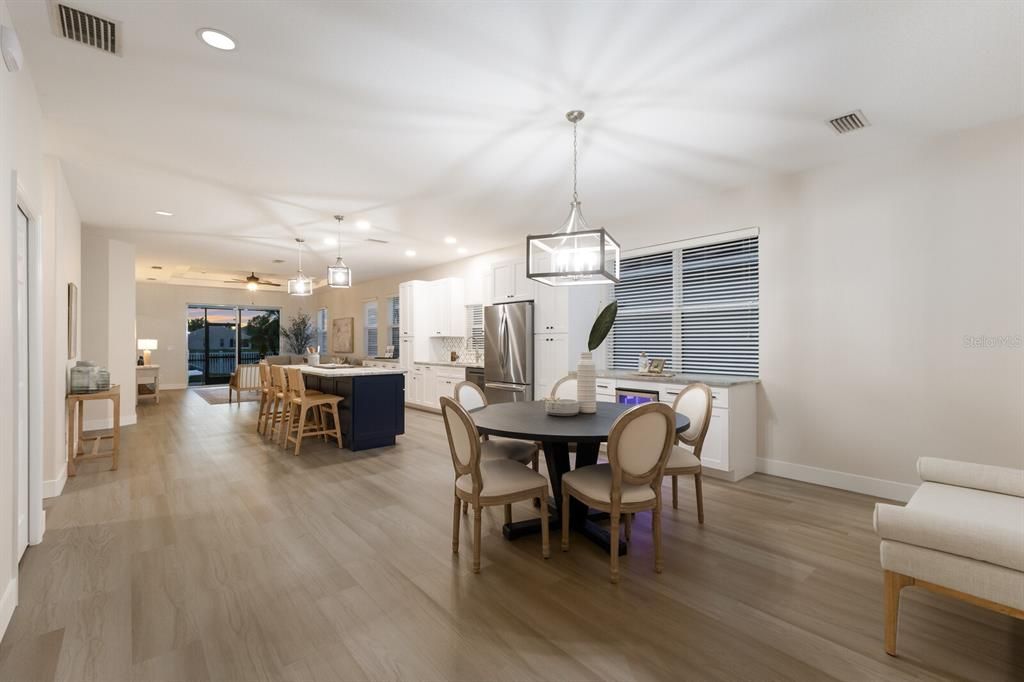 待售: $447,500 (4 贝兹, 2 浴室, 2207 平方英尺)