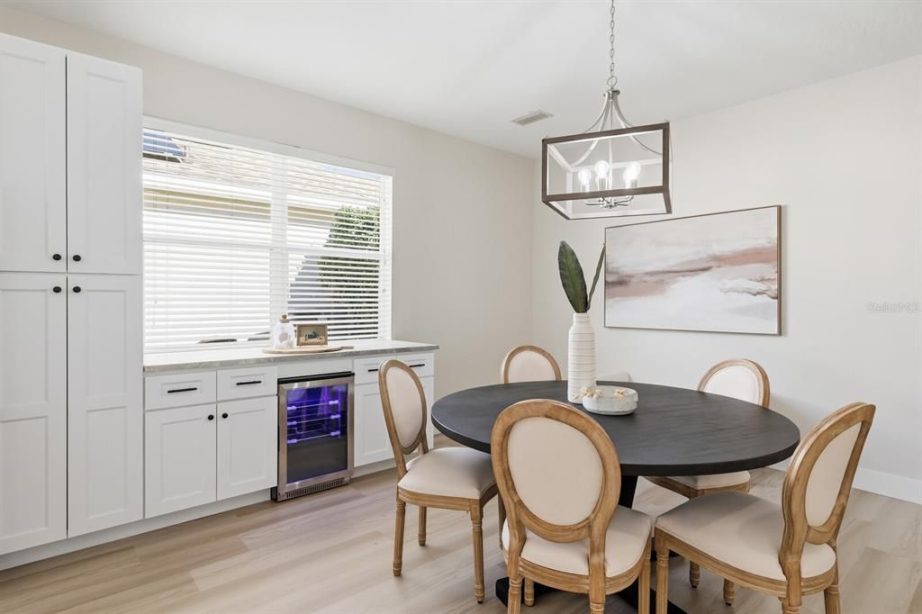 待售: $447,500 (4 贝兹, 2 浴室, 2207 平方英尺)