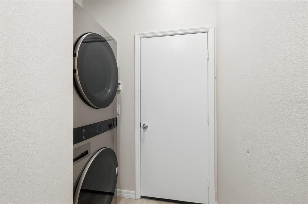 待售: $447,500 (4 贝兹, 2 浴室, 2207 平方英尺)