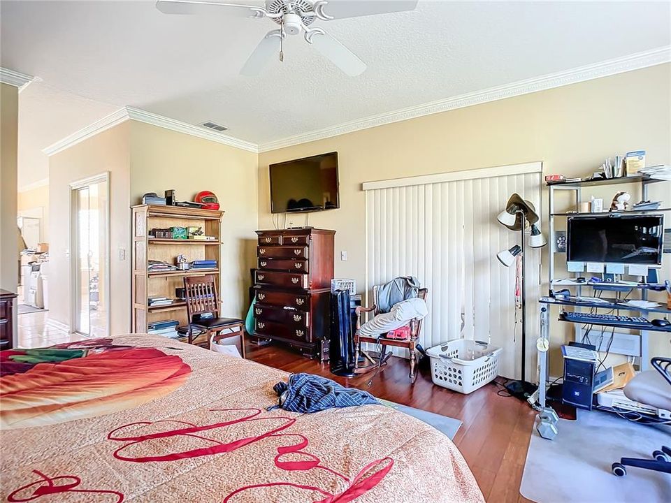 For Sale: $989,000 (4 beds, 3 baths, 3332 Square Feet)