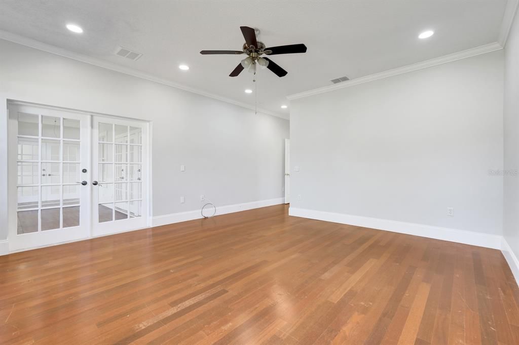 For Sale: $345,000 (4 beds, 3 baths, 2308 Square Feet)