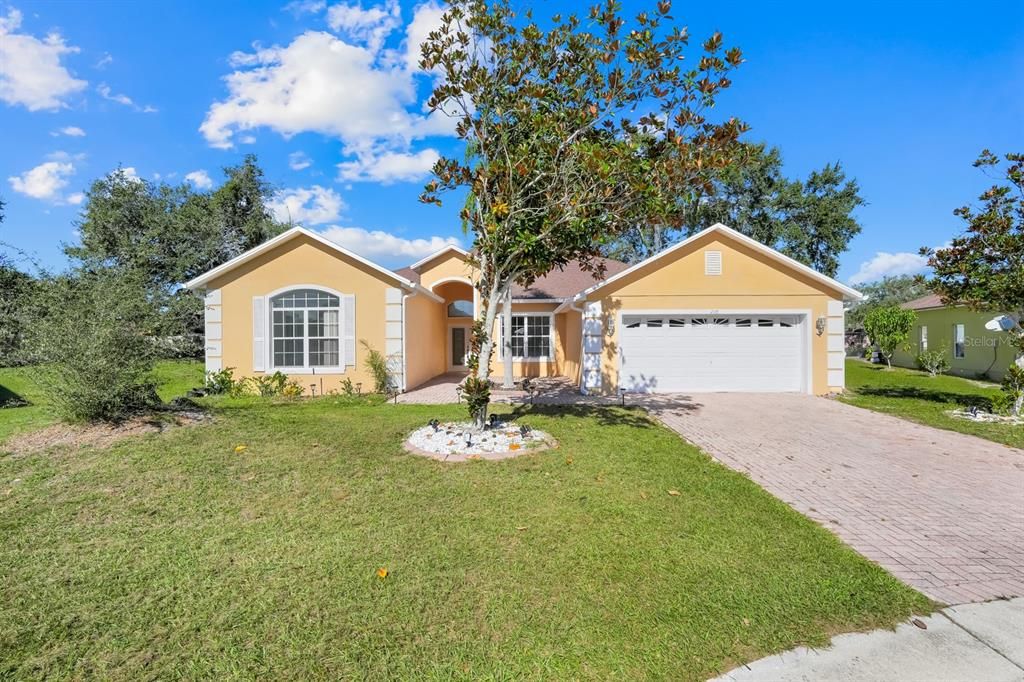 For Sale: $345,000 (4 beds, 3 baths, 2308 Square Feet)