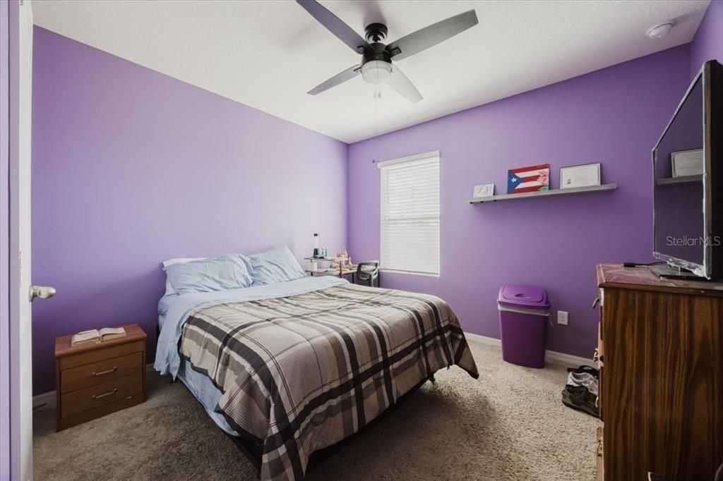 For Sale: $415,000 (5 beds, 3 baths, 2696 Square Feet)