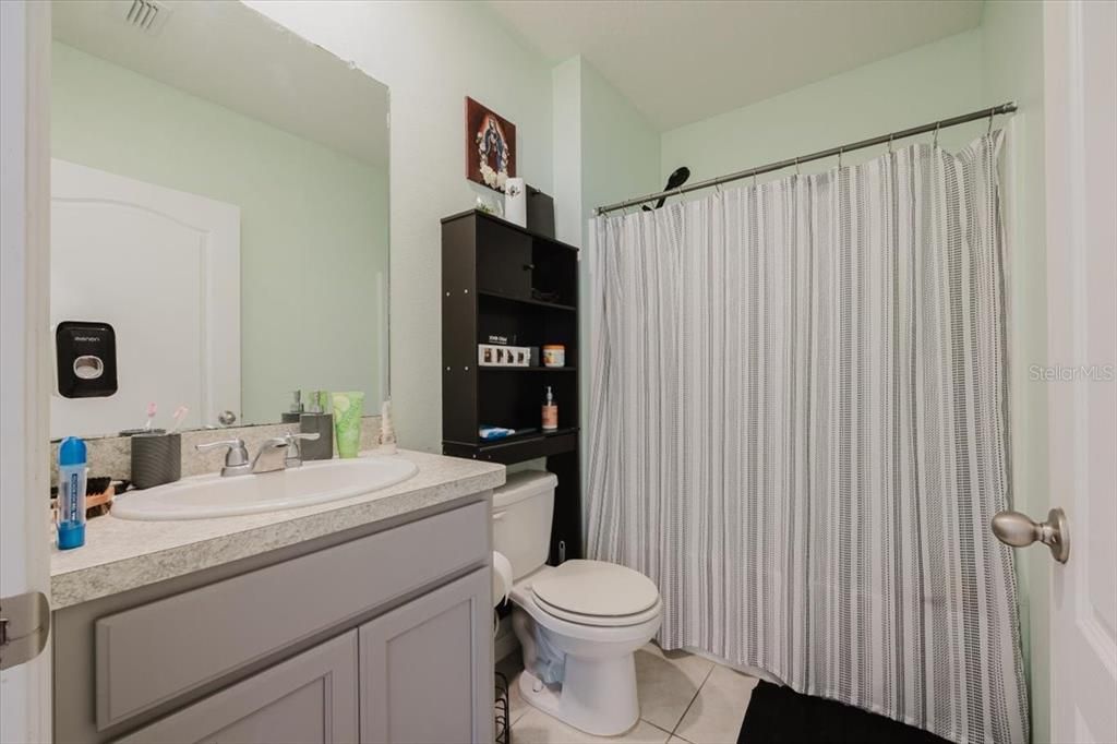 For Sale: $415,000 (5 beds, 3 baths, 2696 Square Feet)