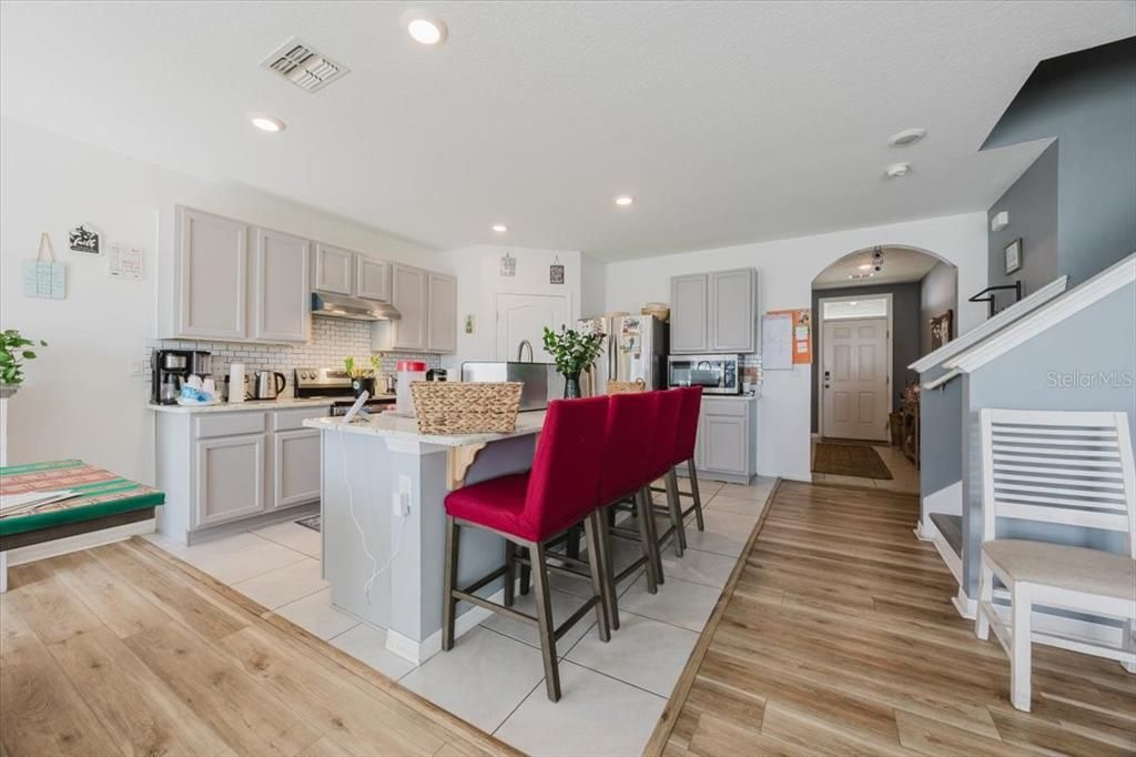 For Sale: $415,000 (5 beds, 3 baths, 2696 Square Feet)