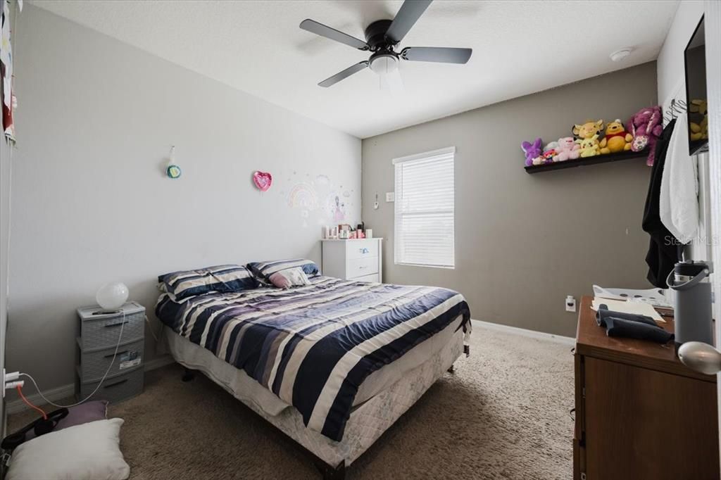 For Sale: $415,000 (5 beds, 3 baths, 2696 Square Feet)