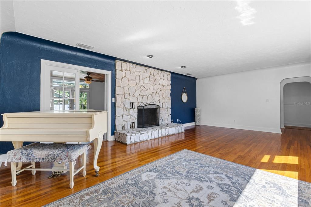 For Sale: $849,853 (4 beds, 4 baths, 3301 Square Feet)