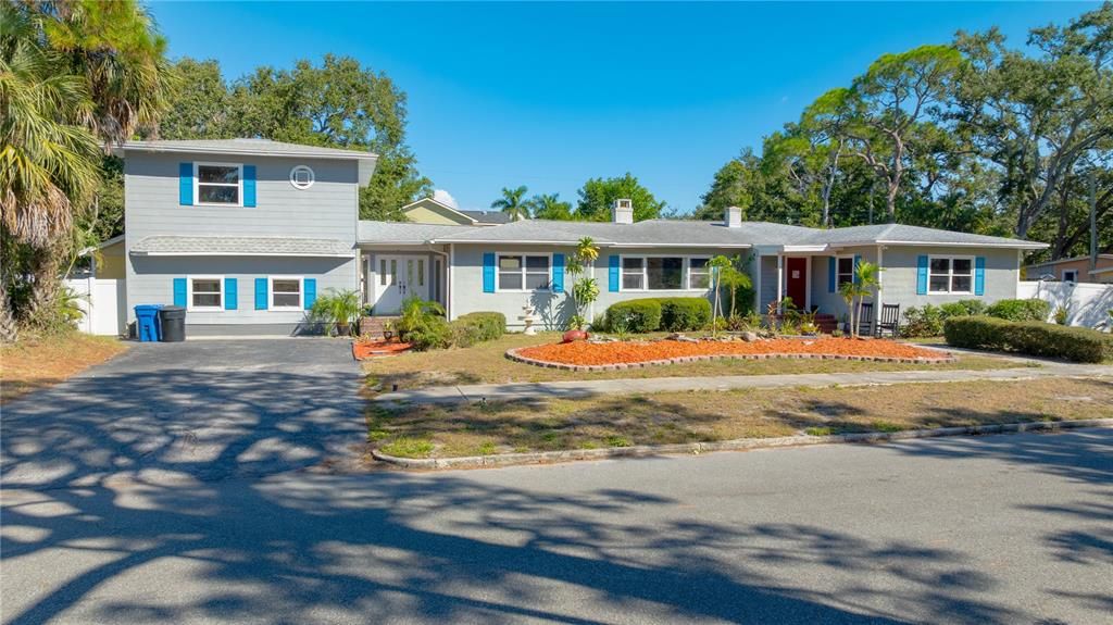 For Sale: $849,853 (4 beds, 4 baths, 3301 Square Feet)