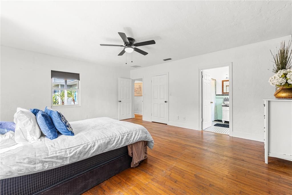 For Sale: $849,853 (4 beds, 4 baths, 3301 Square Feet)