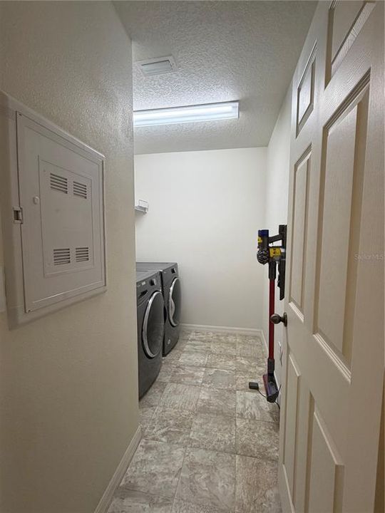 待售: $315,000 (3 贝兹, 2 浴室, 1363 平方英尺)