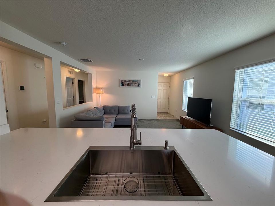 待售: $315,000 (3 贝兹, 2 浴室, 1363 平方英尺)