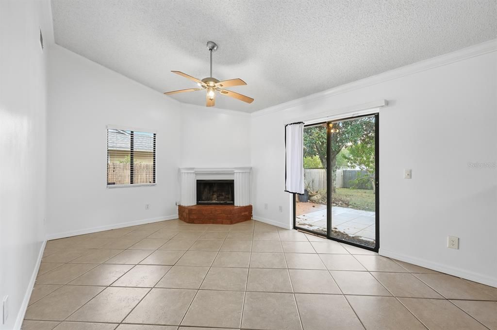 待售: $360,000 (3 贝兹, 2 浴室, 1580 平方英尺)