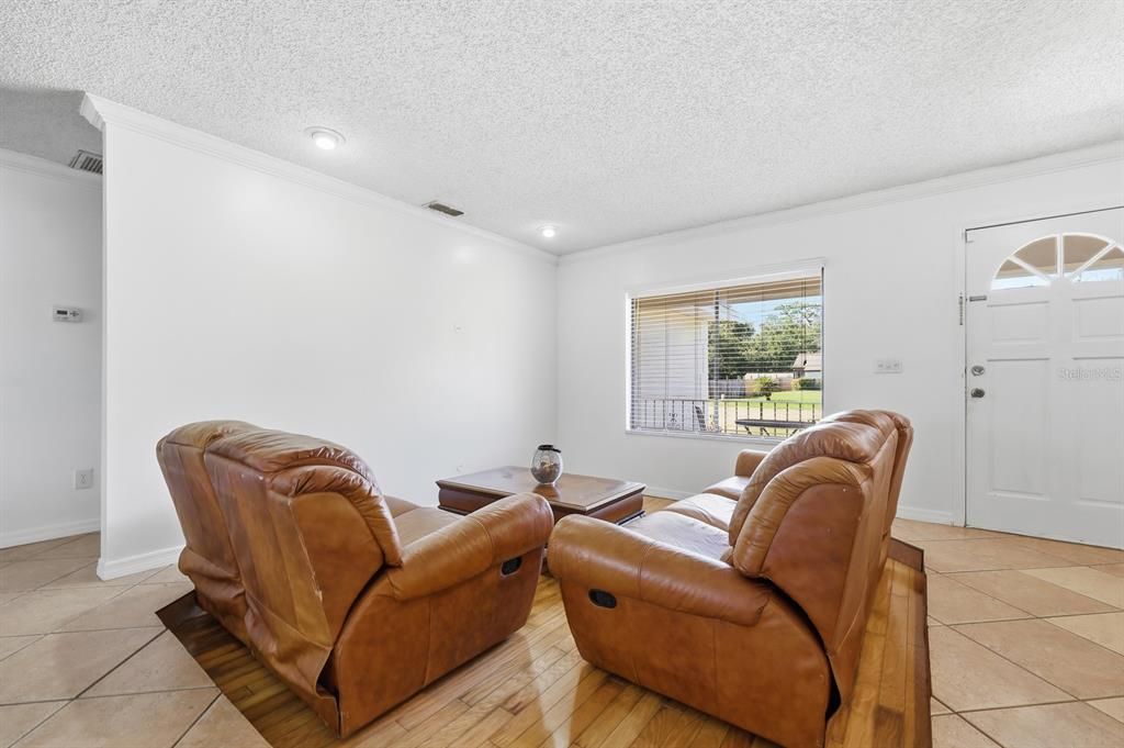 待售: $360,000 (3 贝兹, 2 浴室, 1580 平方英尺)