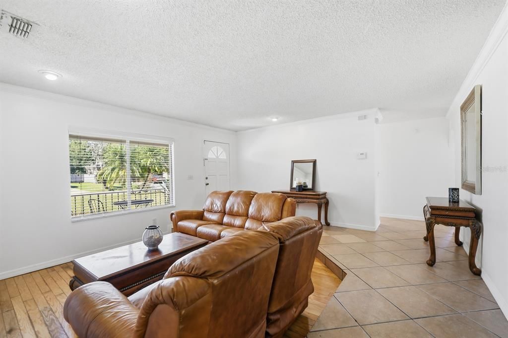 待售: $360,000 (3 贝兹, 2 浴室, 1580 平方英尺)