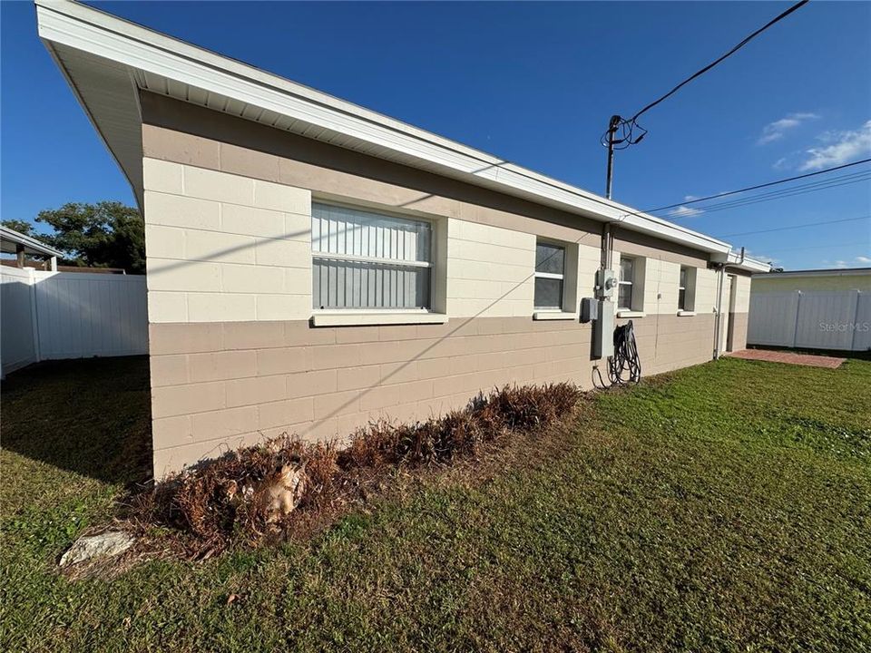 En Venta: $348,000 (3 camas, 2 baños, 1090 Pies cuadrados)