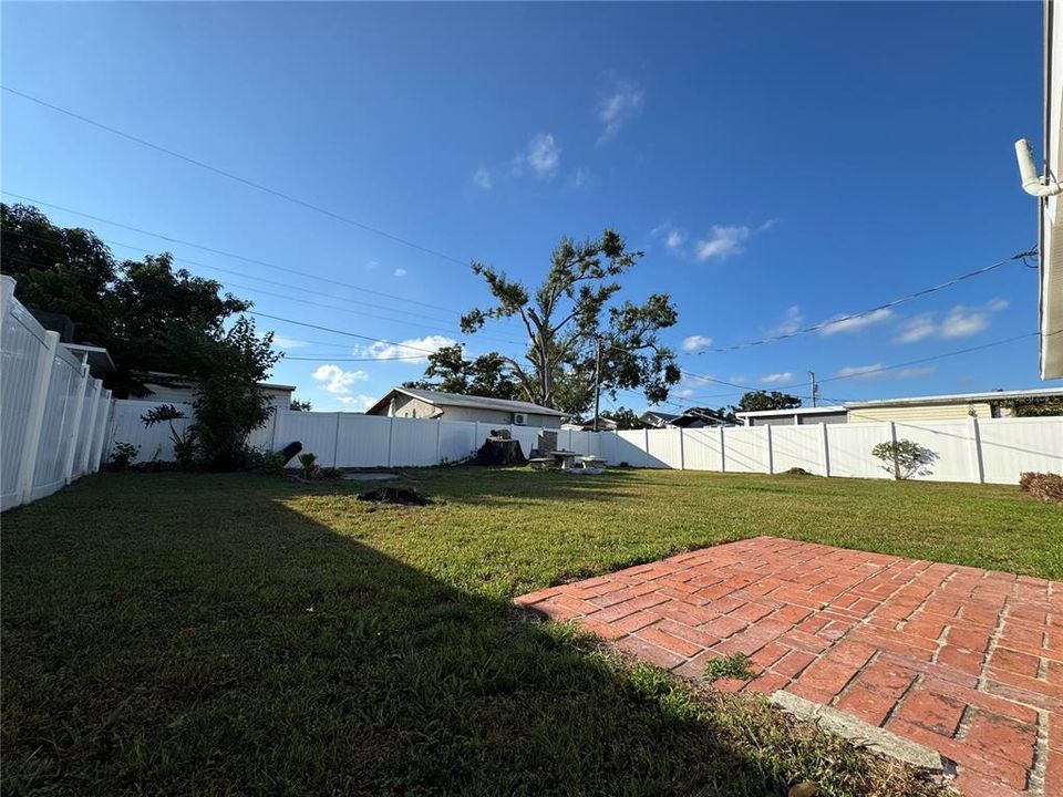 En Venta: $348,000 (3 camas, 2 baños, 1090 Pies cuadrados)