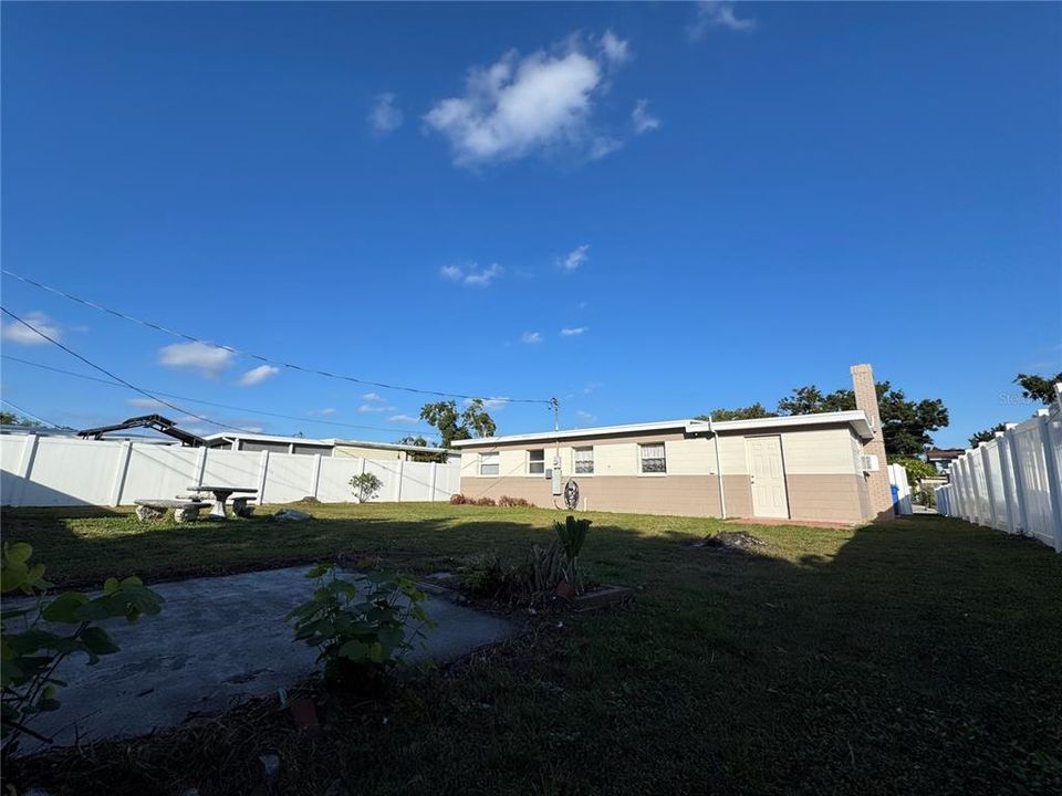 En Venta: $348,000 (3 camas, 2 baños, 1090 Pies cuadrados)