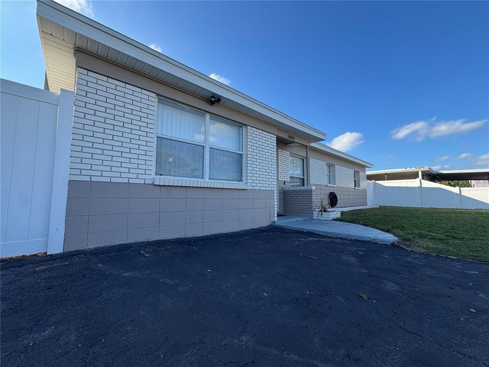 En Venta: $348,000 (3 camas, 2 baños, 1090 Pies cuadrados)