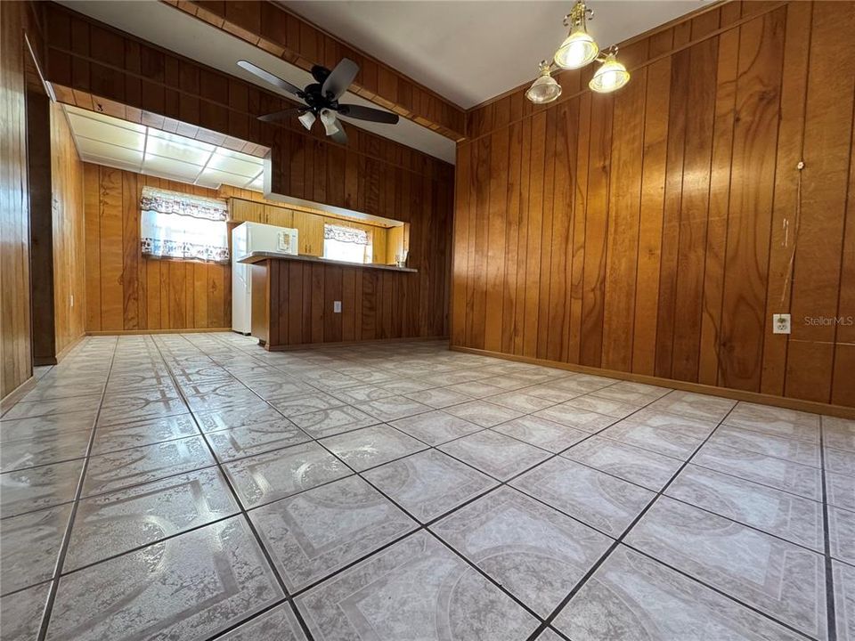 En Venta: $348,000 (3 camas, 2 baños, 1090 Pies cuadrados)