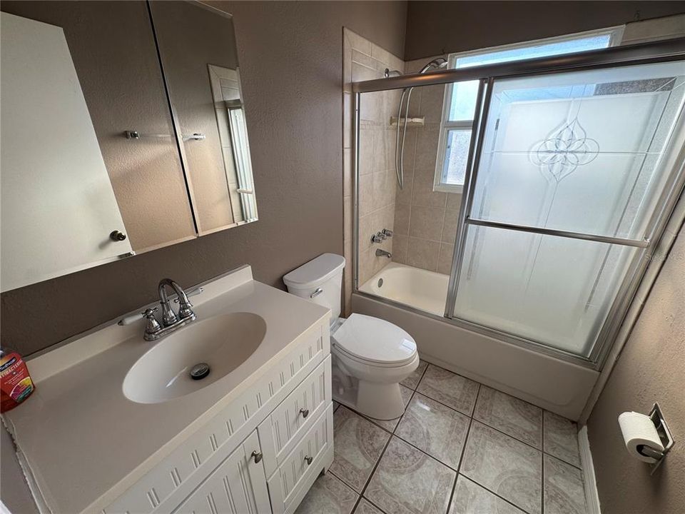 En Venta: $348,000 (3 camas, 2 baños, 1090 Pies cuadrados)