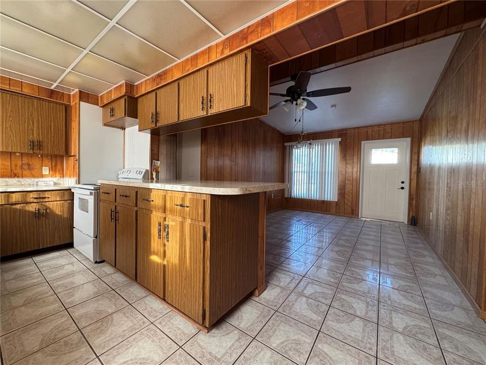 En Venta: $348,000 (3 camas, 2 baños, 1090 Pies cuadrados)