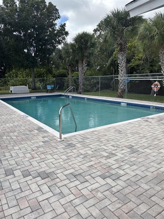 Active With Contract: $279,999 (2 beds, 2 baths, 1296 Square Feet)