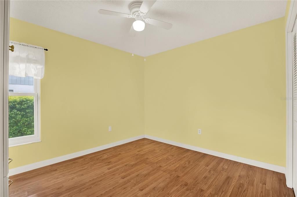 Active With Contract: $279,999 (2 beds, 2 baths, 1296 Square Feet)