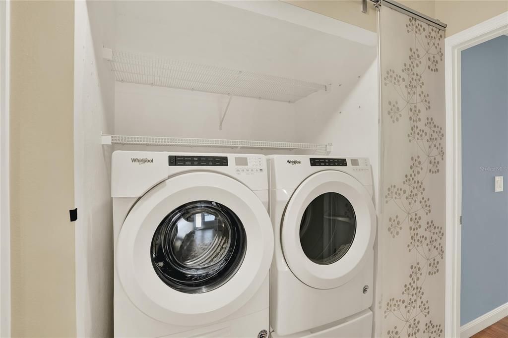 Active With Contract: $279,999 (2 beds, 2 baths, 1296 Square Feet)