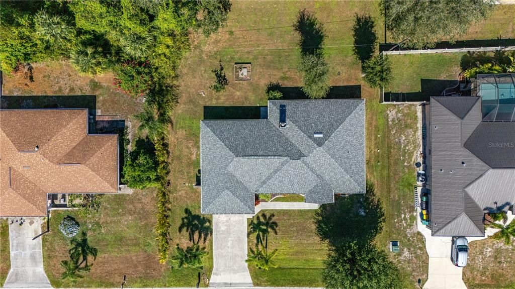 For Sale: $299,900 (3 beds, 3 baths, 1890 Square Feet)