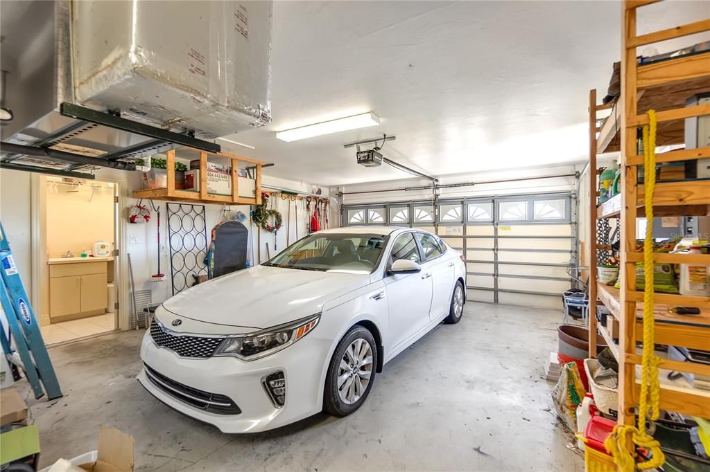 For Sale: $299,900 (3 beds, 3 baths, 1890 Square Feet)