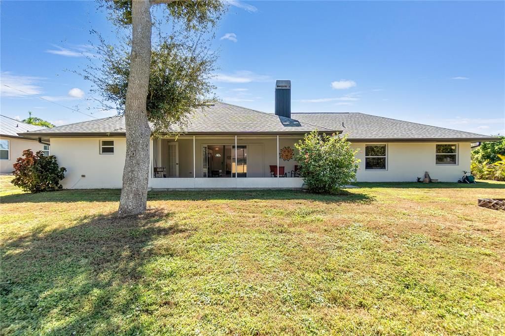 For Sale: $299,900 (3 beds, 3 baths, 1890 Square Feet)