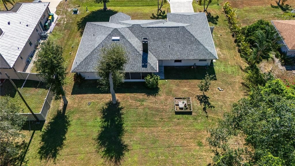 For Sale: $299,900 (3 beds, 3 baths, 1890 Square Feet)