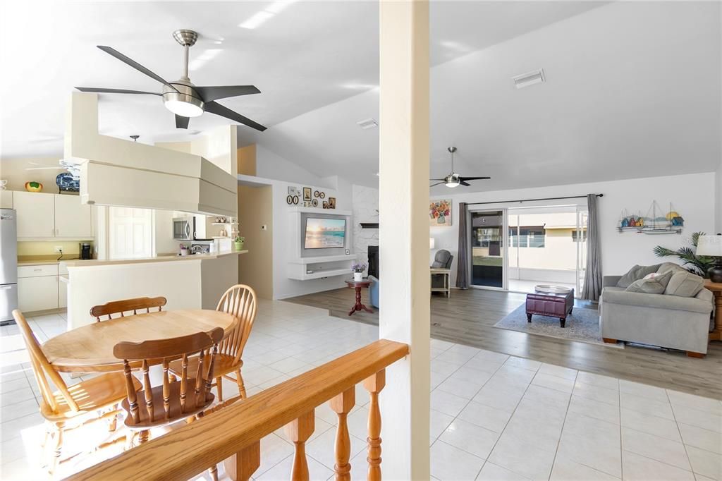 For Sale: $299,900 (3 beds, 3 baths, 1890 Square Feet)