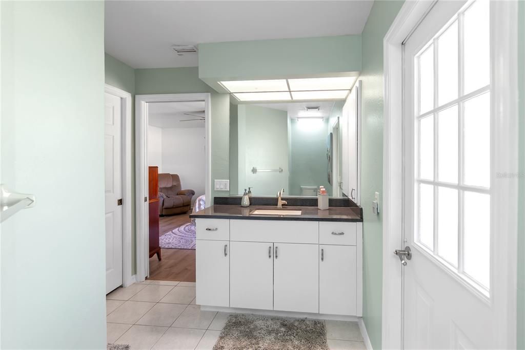 For Sale: $299,900 (3 beds, 3 baths, 1890 Square Feet)