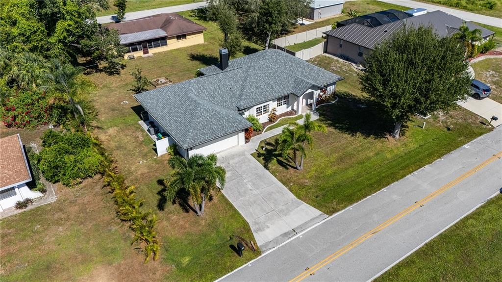 For Sale: $299,900 (3 beds, 3 baths, 1890 Square Feet)