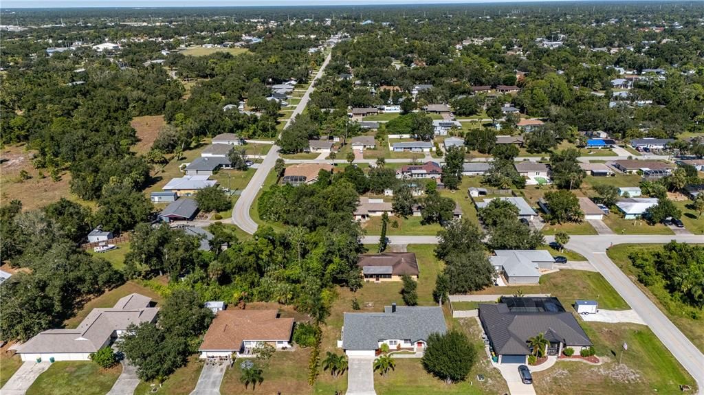 For Sale: $299,900 (3 beds, 3 baths, 1890 Square Feet)