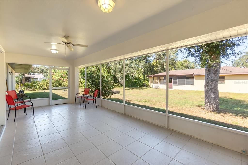 For Sale: $299,900 (3 beds, 3 baths, 1890 Square Feet)