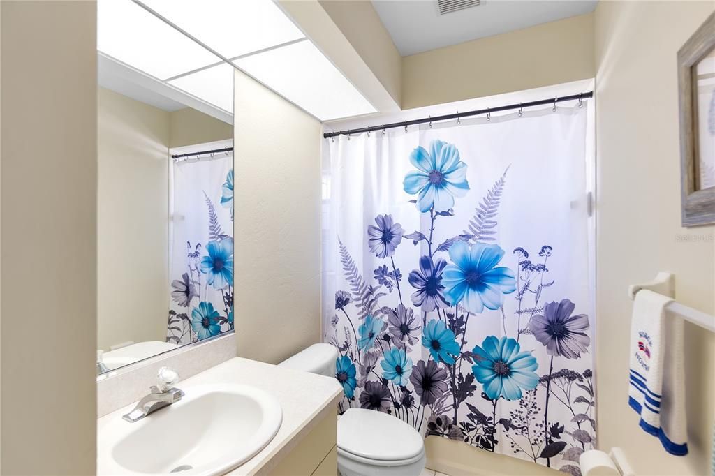 For Sale: $299,900 (3 beds, 3 baths, 1890 Square Feet)