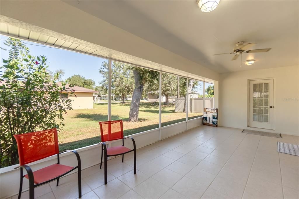 For Sale: $299,900 (3 beds, 3 baths, 1890 Square Feet)