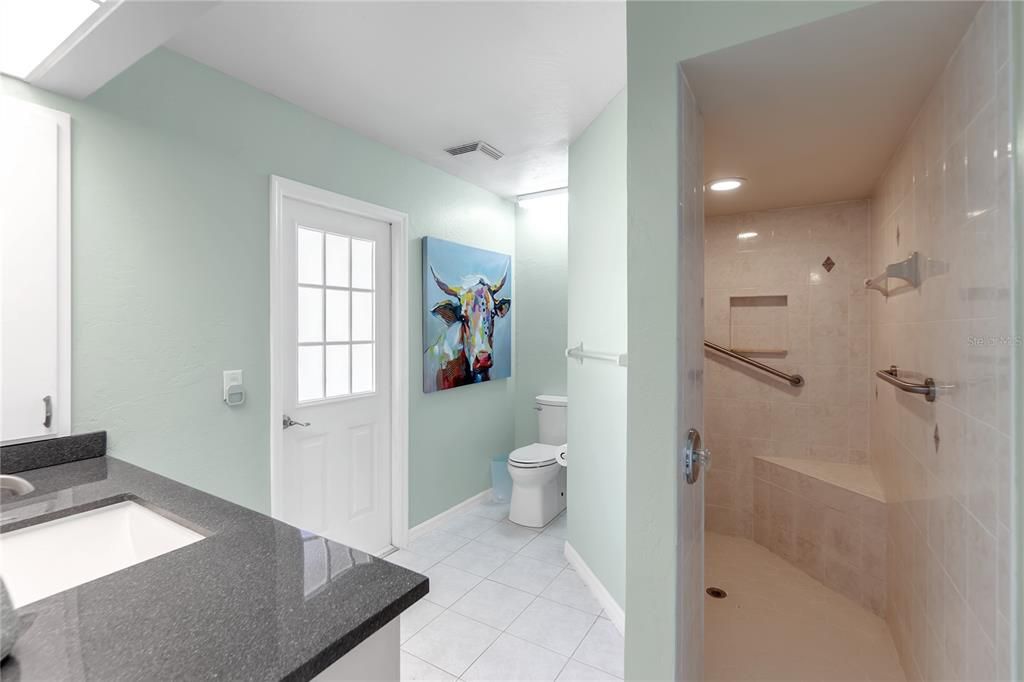 For Sale: $299,900 (3 beds, 3 baths, 1890 Square Feet)