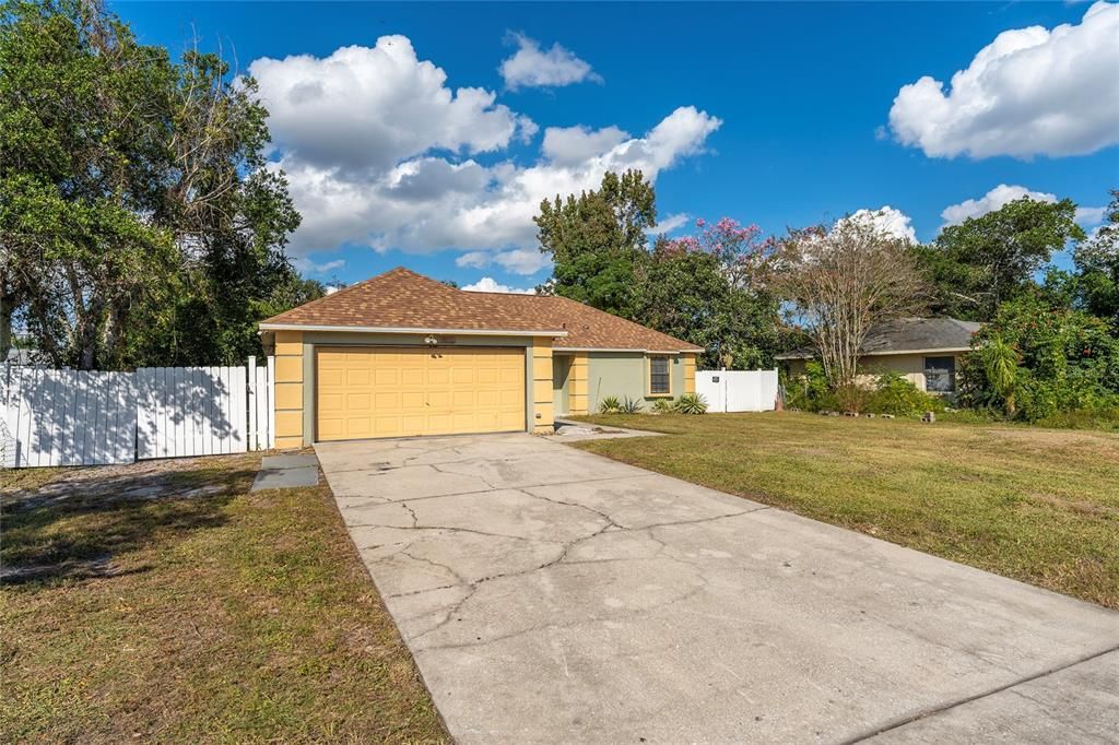 For Sale: $295,000 (3 beds, 2 baths, 1246 Square Feet)