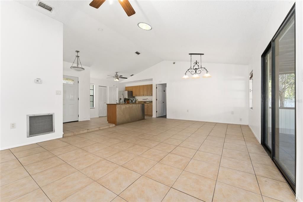 For Sale: $295,000 (3 beds, 2 baths, 1246 Square Feet)