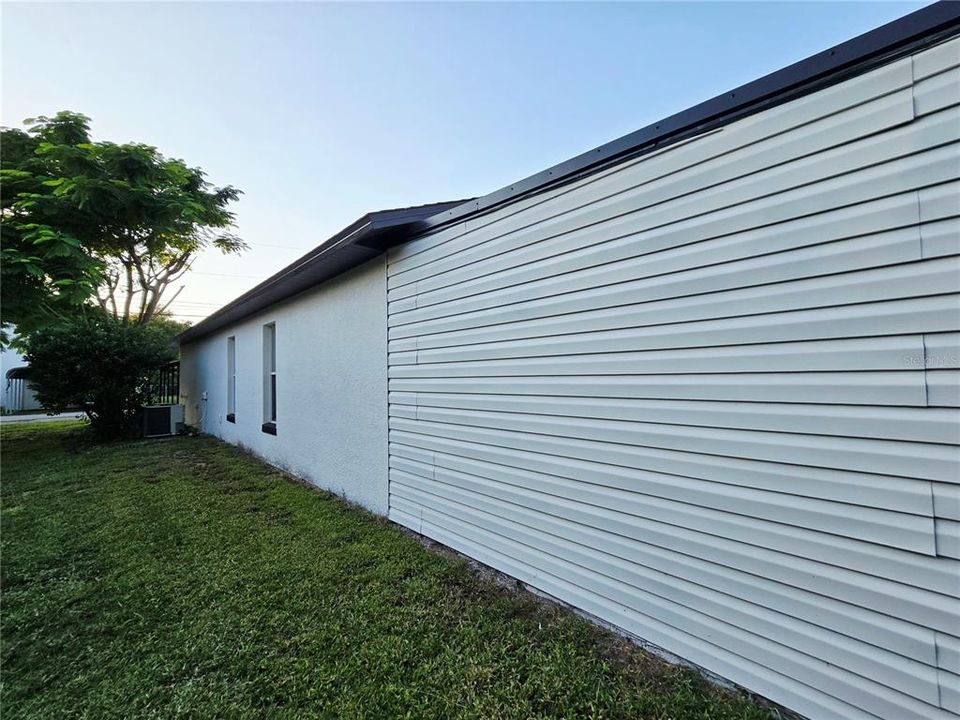 For Sale: $422,900 (3 beds, 2 baths, 1696 Square Feet)