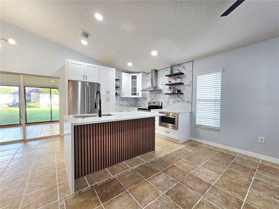 For Sale: $422,900 (3 beds, 2 baths, 1696 Square Feet)