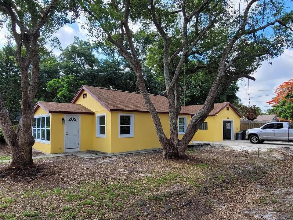 待售: $305,000 (2 贝兹, 1 浴室, 1013 平方英尺)